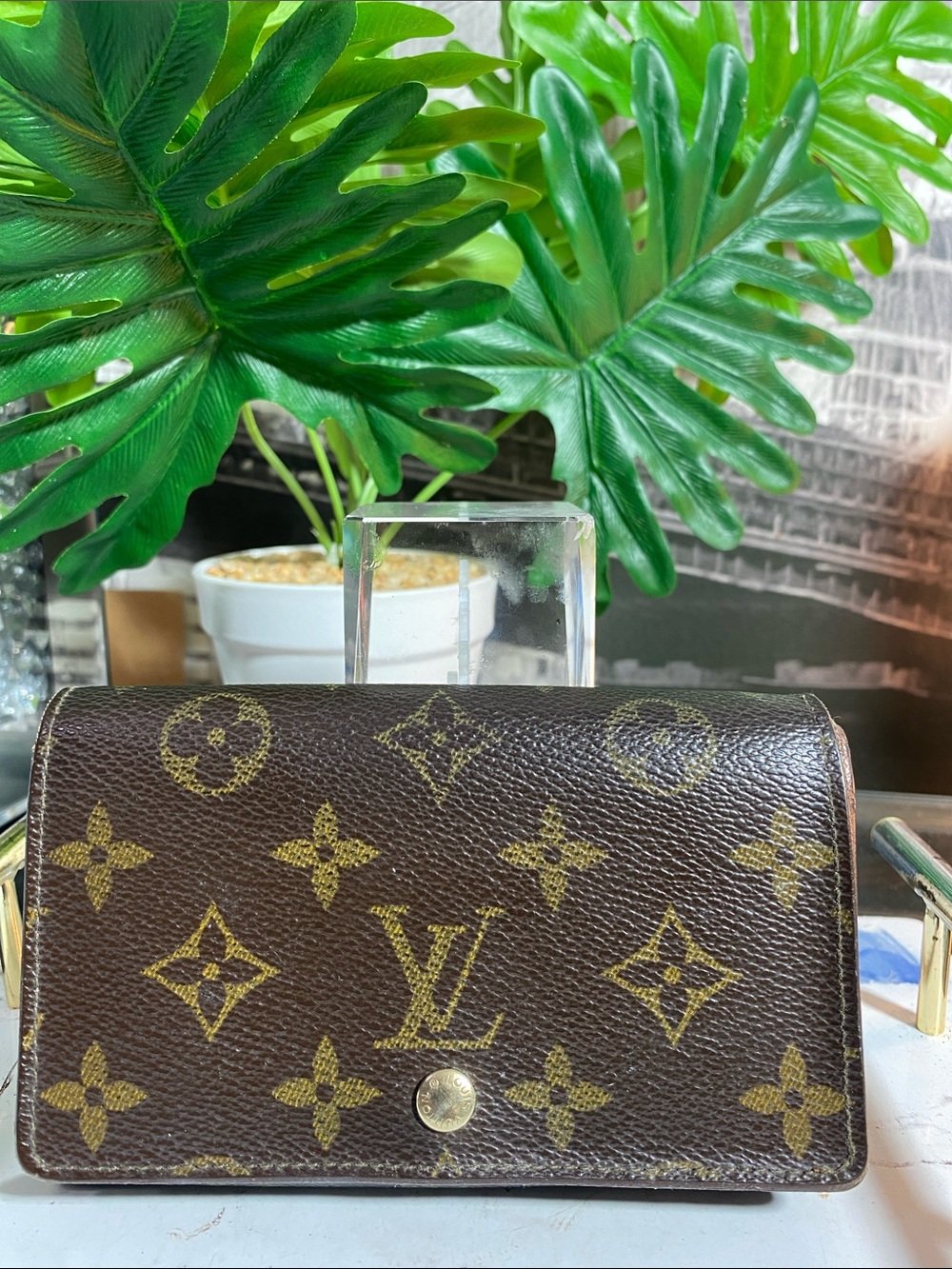 Authentic Louis Vuitton Monogram Bifold Zippy Wallet - Picture 6 of 15